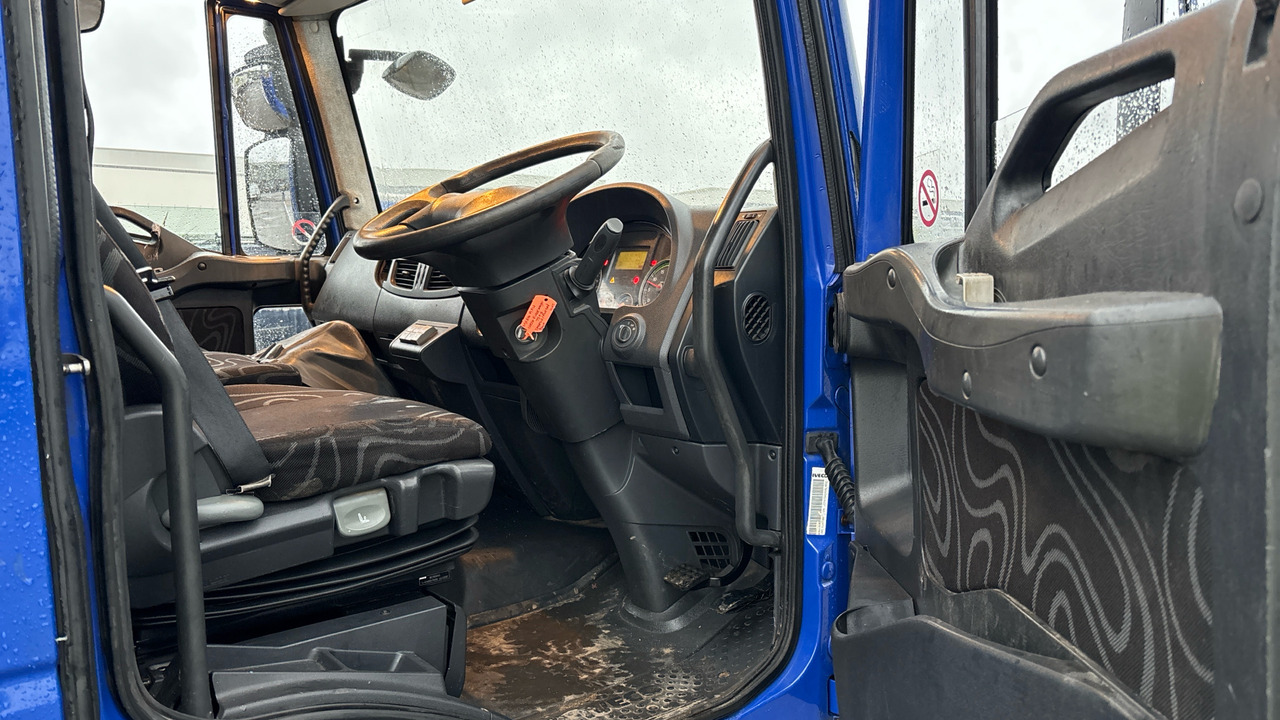 IVECO EUROCARGO 75E16 - Camion platformă: Foto 5 IVECO EUROCARGO 75E16 - Camion platformă: Foto 5