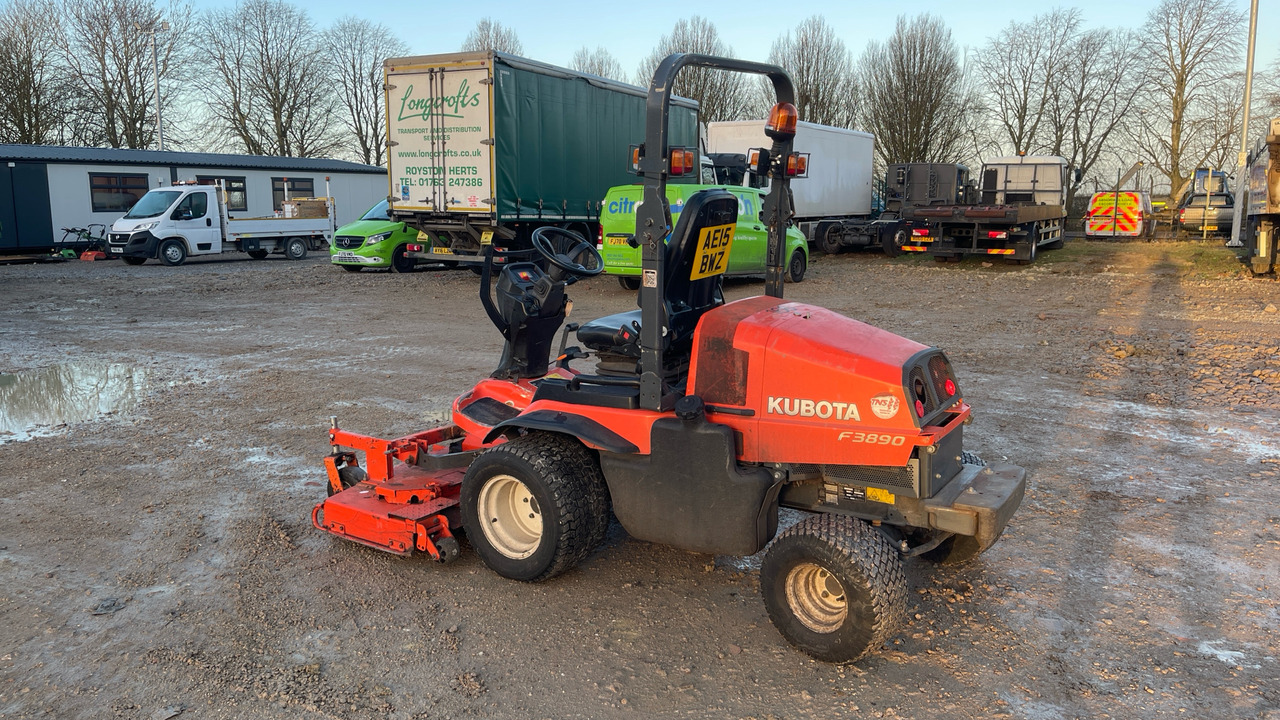 KUBOTA F3890 - Maşină de tuns iarba: Foto 4 KUBOTA F3890 - Maşină de tuns iarba: Foto 4