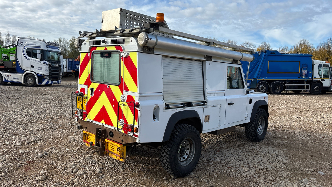 Land Rover Defender 110 2.2 TDCI Hard Top - Automobil: Foto 4 Land Rover Defender 110 2.2 TDCI Hard Top - Automobil: Foto 4