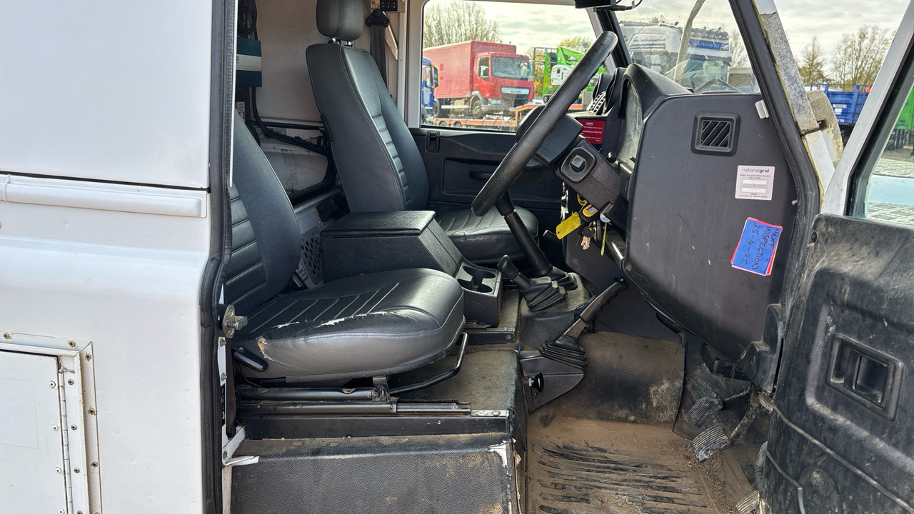Land Rover Defender 110 2.2 TDCI Hard Top - Automobil: Foto 5 Land Rover Defender 110 2.2 TDCI Hard Top - Automobil: Foto 5