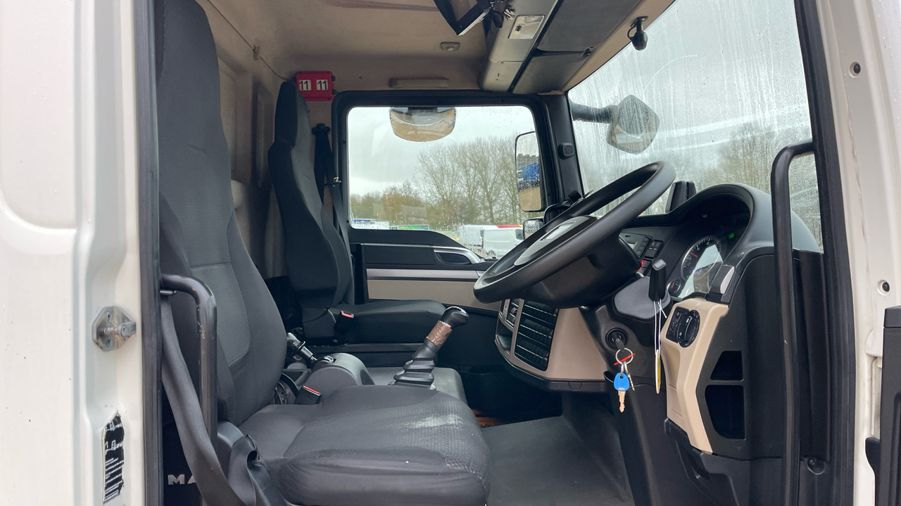 MAN TGL 12.190 - Camion furgon: Foto 5 MAN TGL 12.190 - Camion furgon: Foto 5