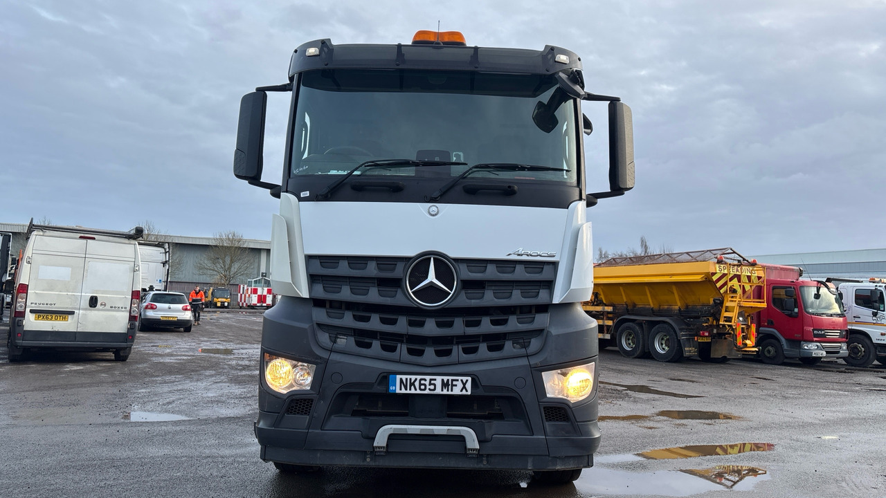 MERCEDES-BENZ AROCS 2532 - Camion platformă, Camion cu macara: Foto 5 MERCEDES-BENZ AROCS 2532 - Camion platformă, Camion cu macara: Foto 5