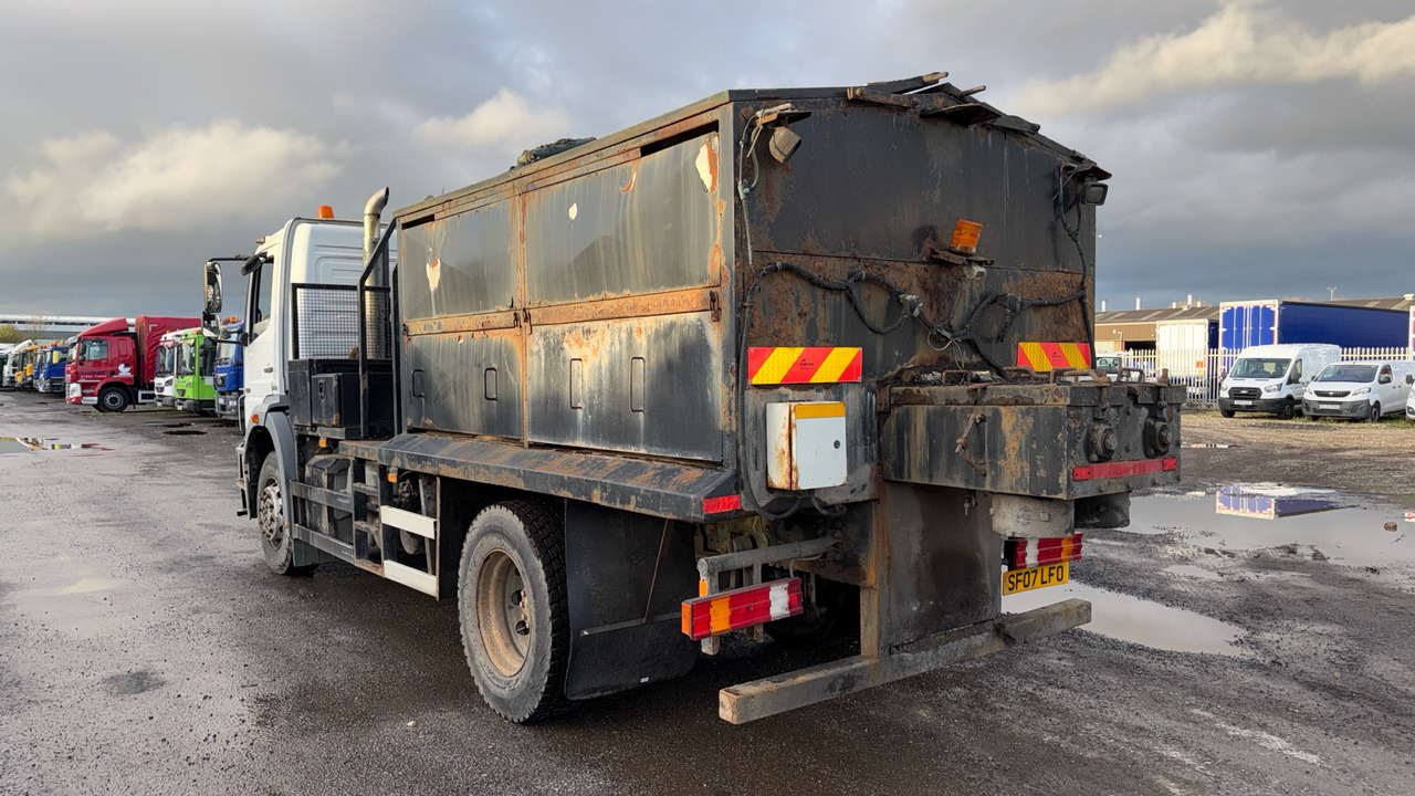 MERCEDES-BENZ AXOR 1824 - Maşină de asfaltat: Foto 3 MERCEDES-BENZ AXOR 1824 - Maşină de asfaltat: Foto 3