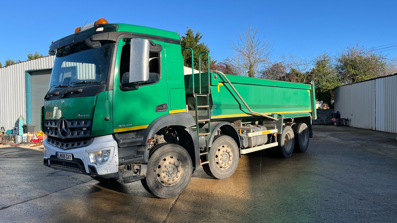 Mercedes-Benz Arocs 3240 - Camion basculantă: Foto 2 Mercedes-Benz Arocs 3240 - Camion basculantă: Foto 2