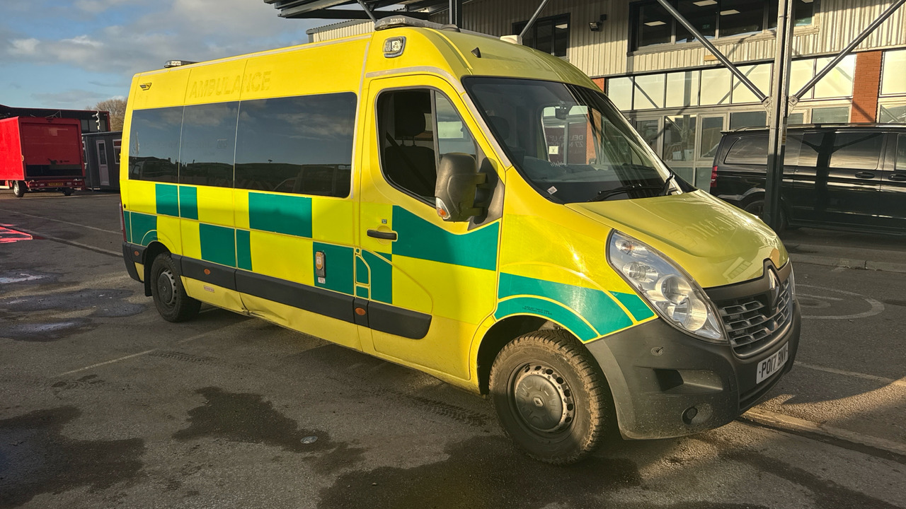 RENAULT MASTER 150.39 - Ambulanță: Foto 1 RENAULT MASTER 150.39 - Ambulanță: Foto 1