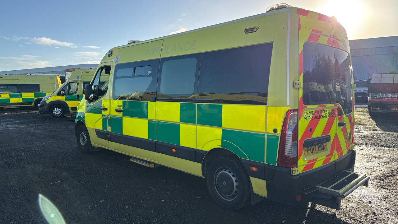 RENAULT MASTER 150.39 - Ambulanță: Foto 3 RENAULT MASTER 150.39 - Ambulanță: Foto 3