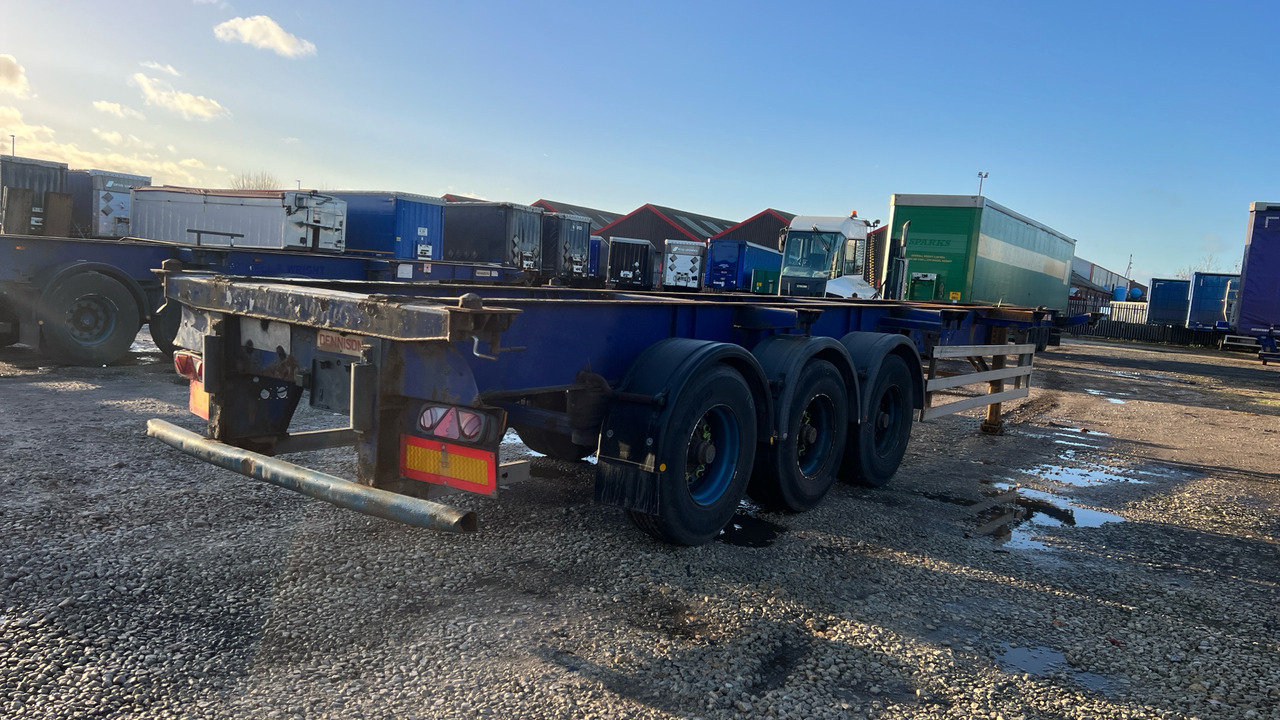 DENNISON SKELETAL - Remorcă: Foto 5 DENNISON SKELETAL - Remorcă: Foto 5