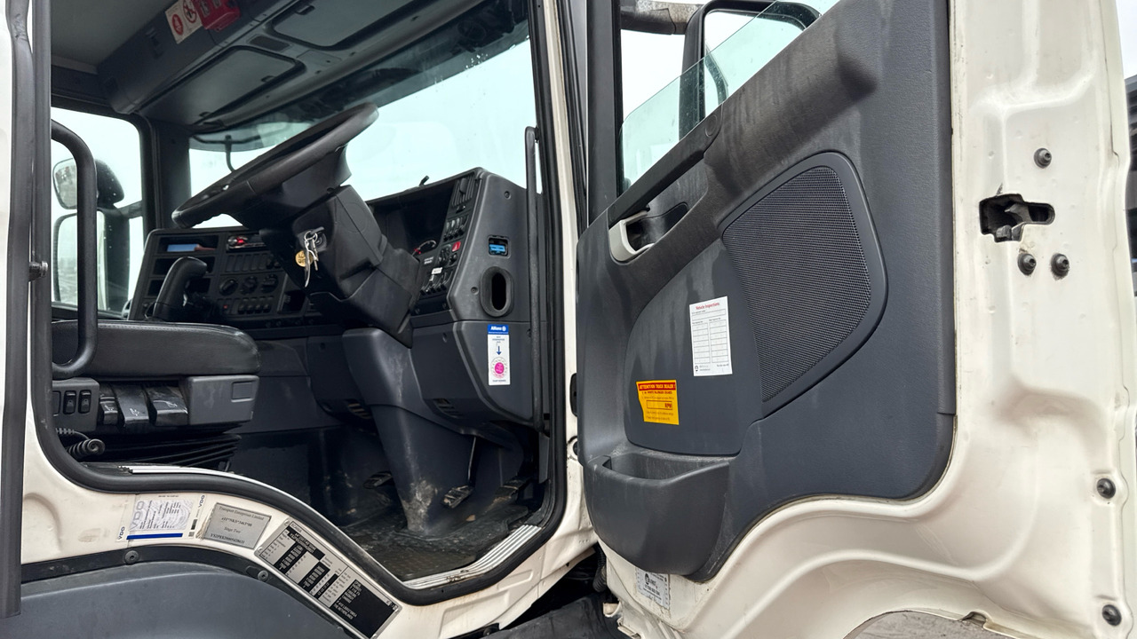 SCANIA P 450 - Camion platformă, Camion cu macara: Foto 5 SCANIA P 450 - Camion platformă, Camion cu macara: Foto 5