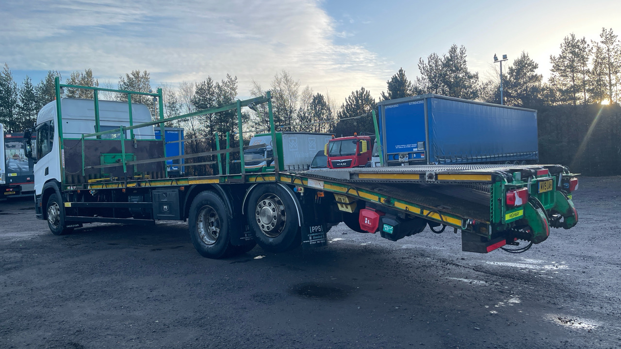 Scania P 320 - Maşină de tractare: Foto 3 Scania P 320 - Maşină de tractare: Foto 3