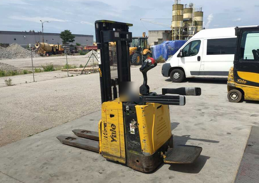 Yale MS15X IL - Transpalet la mare înălţime: Foto 2 Yale MS15X IL - Transpalet la mare înălţime: Foto 2