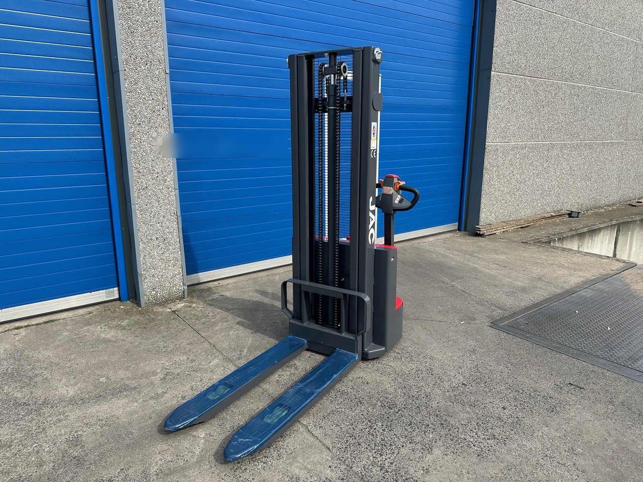 JAC CDD15 - Transpalet la mare înălţime: Foto 3 JAC CDD15 - Transpalet la mare înălţime: Foto 3