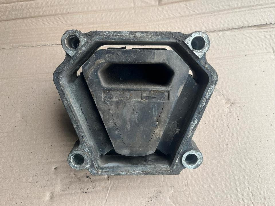 IVECO Stralis 450 Motorlager Motorhalter 3423630 - Engine bearing pentru Camion: Foto 2 IVECO Stralis 450 Motorlager Motorhalter 3423630 - Engine bearing pentru Camion: Foto 2