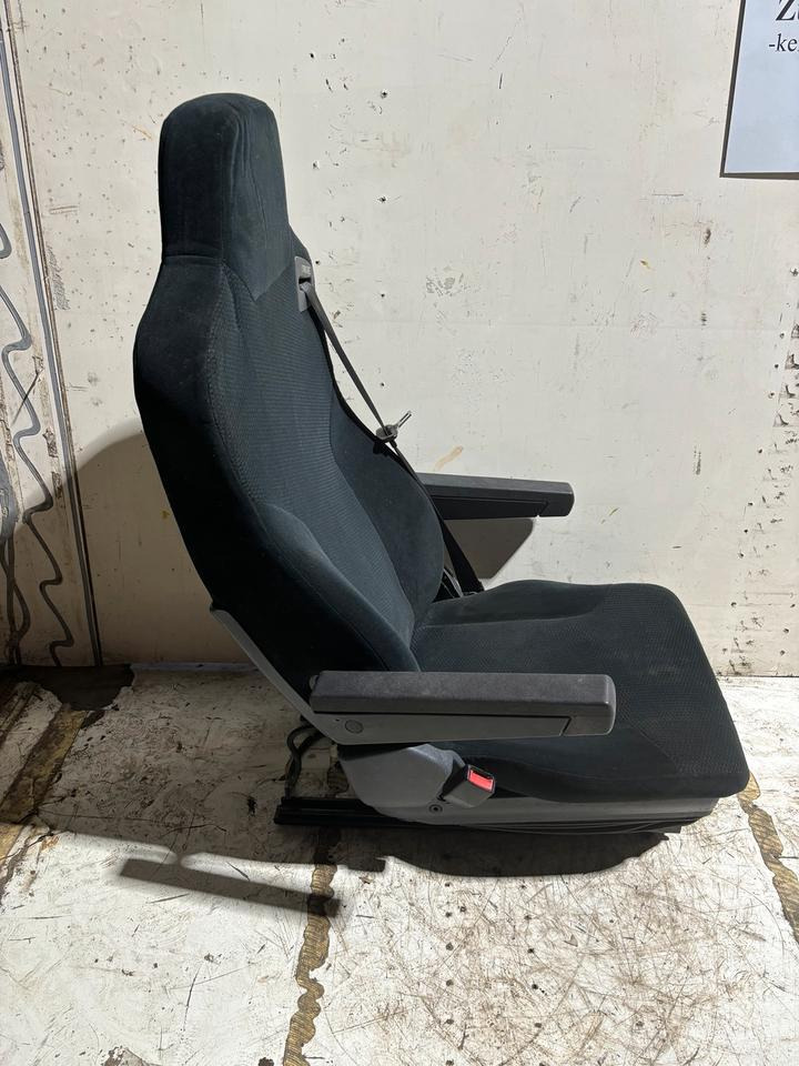 MAN TGX Fahrersitz - Scaun pentru Camion: Foto 2 MAN TGX Fahrersitz - Scaun pentru Camion: Foto 2