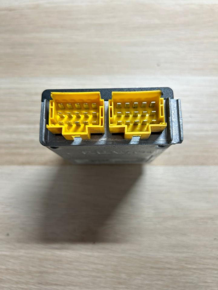 MAN WABCO ECAS 4*2 VL Steuergerät 81.25811-7010 - Calculator de bord pentru Camion: Foto 3 MAN WABCO ECAS 4*2 VL Steuergerät 81.25811-7010 - Calculator de bord pentru Camion: Foto 3