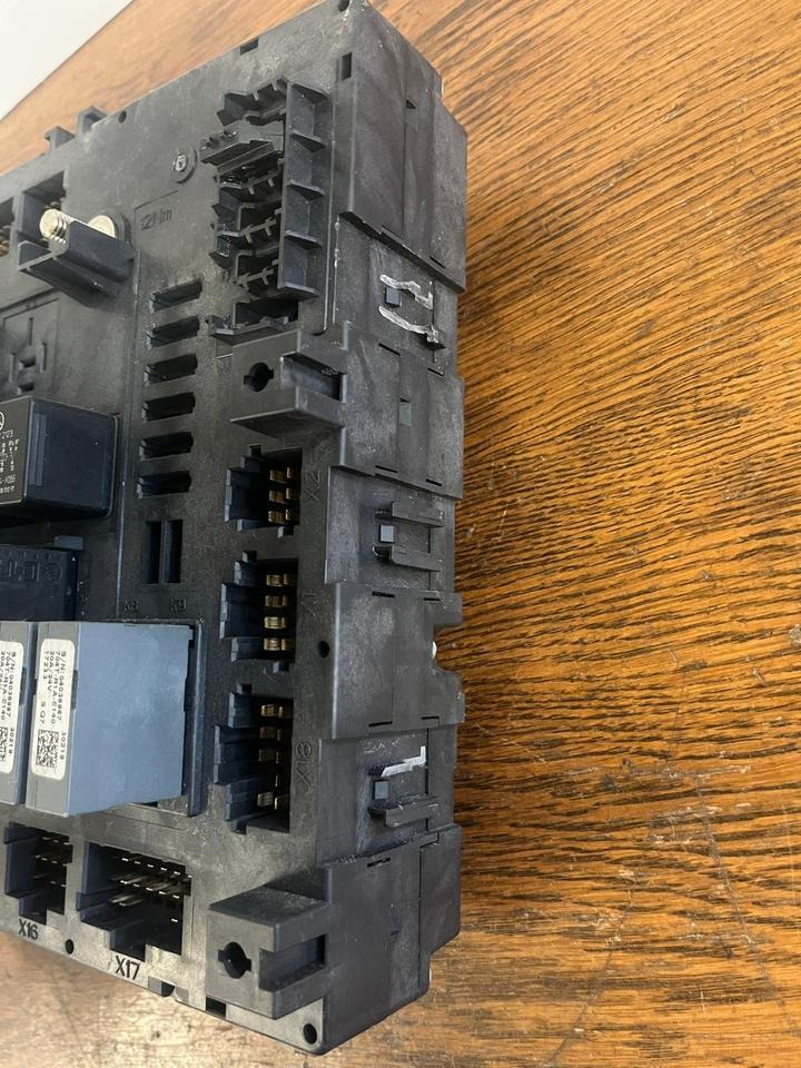 Mercedes Actros MP4 Single-SAM Sicherungskasten A0014467658 - Siguranță pentru Camion: Foto 5 Mercedes Actros MP4 Single-SAM Sicherungskasten A0014467658 - Siguranță pentru Camion: Foto 5