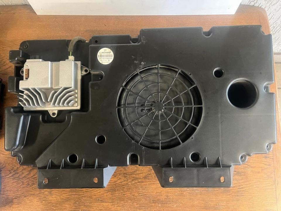 Mercedes Actros MP4 Subwoofer Soundsystem Bass A0018206202 - Tablou de bord pentru Camion: Foto 2 Mercedes Actros MP4 Subwoofer Soundsystem Bass A0018206202 - Tablou de bord pentru Camion: Foto 2