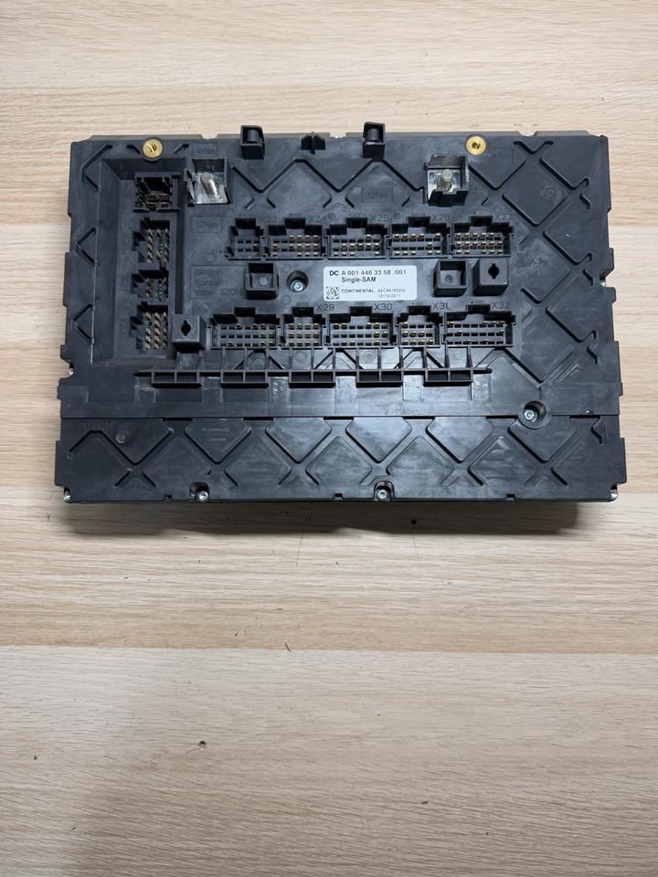 Mercedes Atego 4 EU6 Sicherungskasten A0014463358 - Siguranță: Foto 3 Mercedes Atego 4 EU6 Sicherungskasten A0014463358 - Siguranță: Foto 3