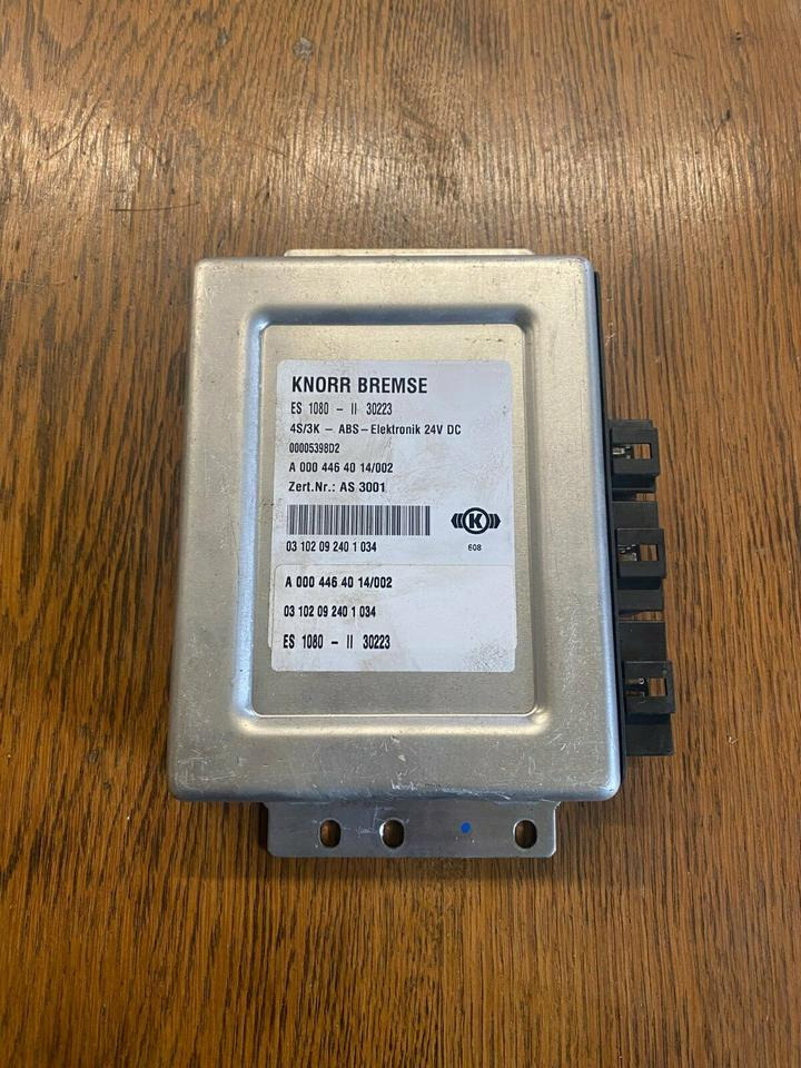 Mercedes Atego Knorr-Bremse ABS Steuergerät A 000 446 40 14 - Calculator de bord pentru Camion: Foto 1 Mercedes Atego Knorr-Bremse ABS Steuergerät A 000 446 40 14 - Calculator de bord pentru Camion: Foto 1