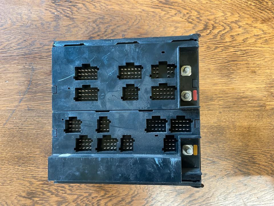 Mercedes Atego Sicherungskasten (Zentralelektrik) 0015430615 - Siguranță pentru Camion: Foto 2 Mercedes Atego Sicherungskasten (Zentralelektrik) 0015430615 - Siguranță pentru Camion: Foto 2