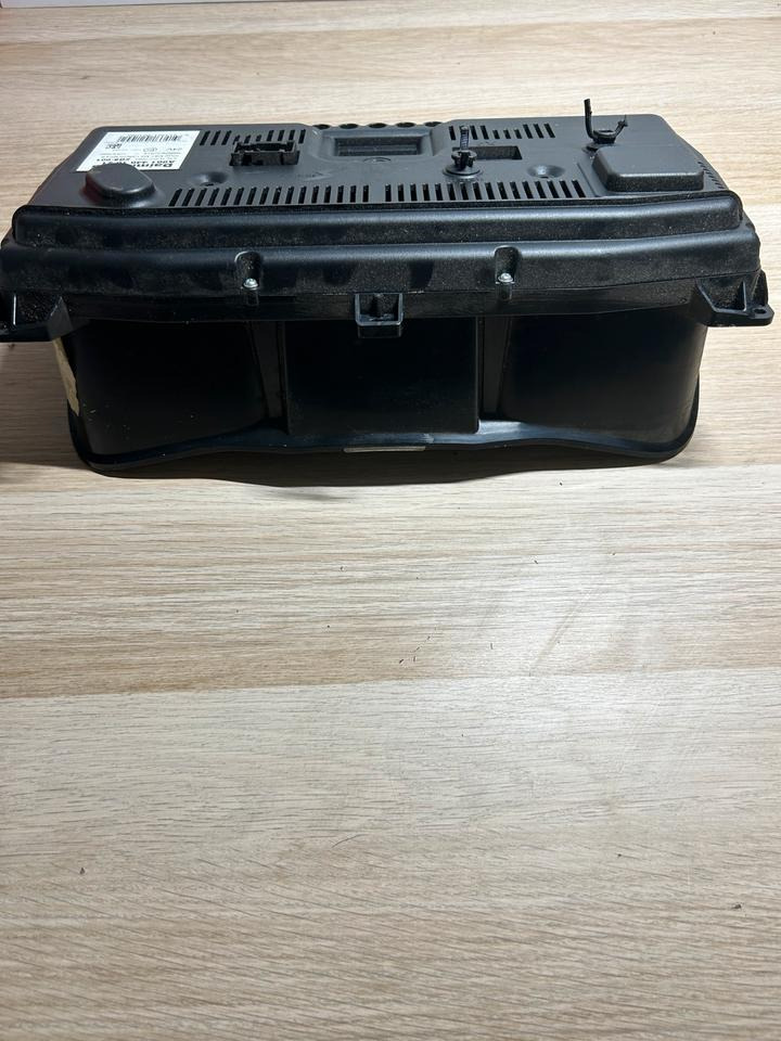 Mercedes Benz Actros MP4 Kombiinstrument/ Tacho A9614461021 - Tablou de bord pentru Camion: Foto 3 Mercedes Benz Actros MP4 Kombiinstrument/ Tacho A9614461021 - Tablou de bord pentru Camion: Foto 3