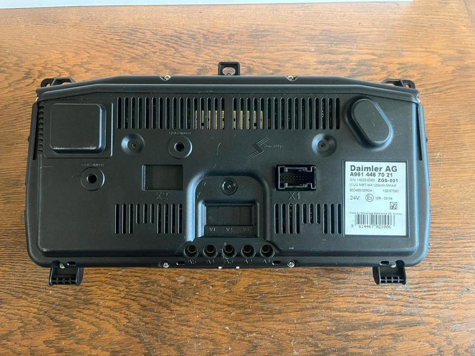 Mercedes Benz Actros MP4 Kombiinstrument / Tacho A9614467021 - Tablou de bord pentru Camion: Foto 4 Mercedes Benz Actros MP4 Kombiinstrument / Tacho A9614467021 - Tablou de bord pentru Camion: Foto 4