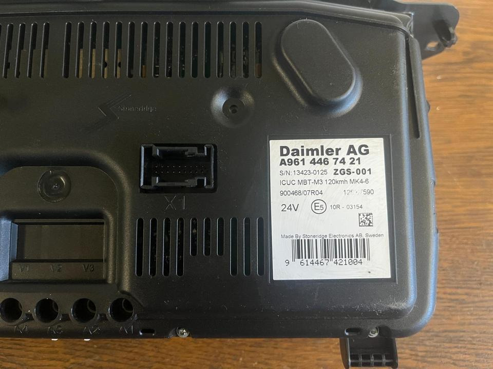 Mercedes Benz Actros MP4 Kombiinstrument / Tacho A9614467421 - Tablou de bord pentru Camion: Foto 4 Mercedes Benz Actros MP4 Kombiinstrument / Tacho A9614467421 - Tablou de bord pentru Camion: Foto 4