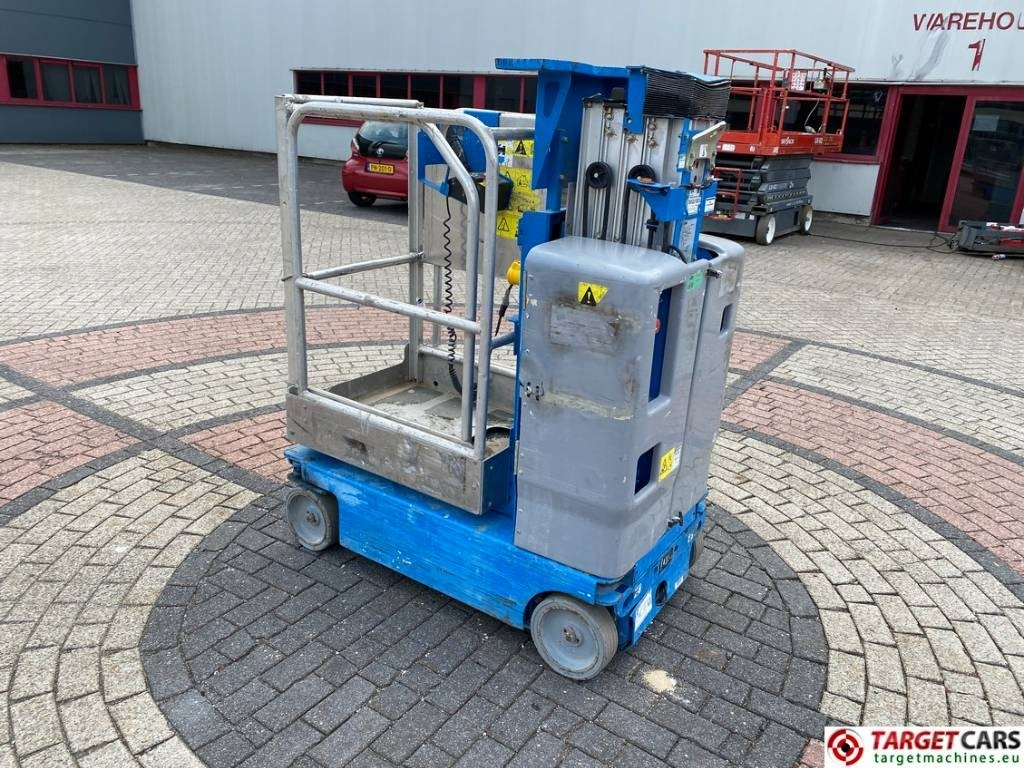 Genie GR15 RunAbout Electric Vertical Mast Lift 652cm - Platformă verticală: Foto 4 Genie GR15 RunAbout Electric Vertical Mast Lift 652cm - Platformă verticală: Foto 4