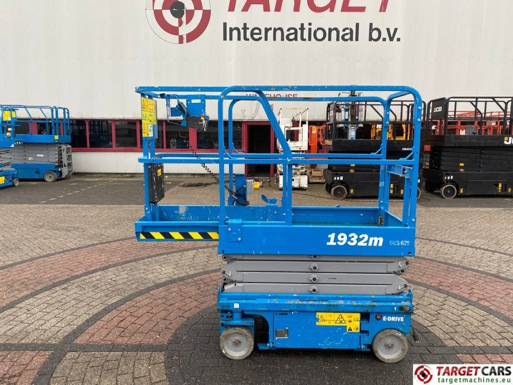 Genie GS-1932M E-Drive Electric Scissor Work Lift 775cm - Platforma foarfeca: Foto 5 Genie GS-1932M E-Drive Electric Scissor Work Lift 775cm - Platforma foarfeca: Foto 5