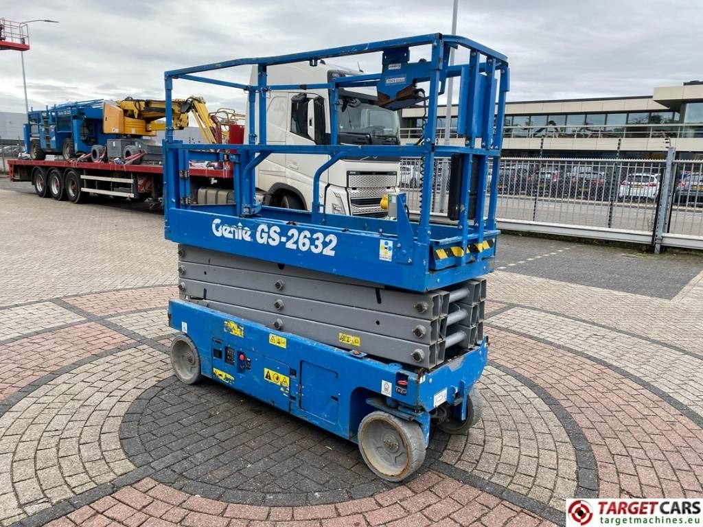 Genie GS-2632 Electric GS2632 Scissor Work Lift 992cm - Platforma foarfeca: Foto 2 Genie GS-2632 Electric GS2632 Scissor Work Lift 992cm - Platforma foarfeca: Foto 2