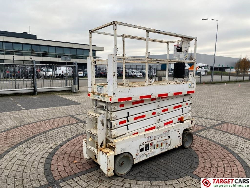 Genie GS-3232 Electric Scissor Work Lift 1175cm - Platforma foarfeca: Foto 3 Genie GS-3232 Electric Scissor Work Lift 1175cm - Platforma foarfeca: Foto 3