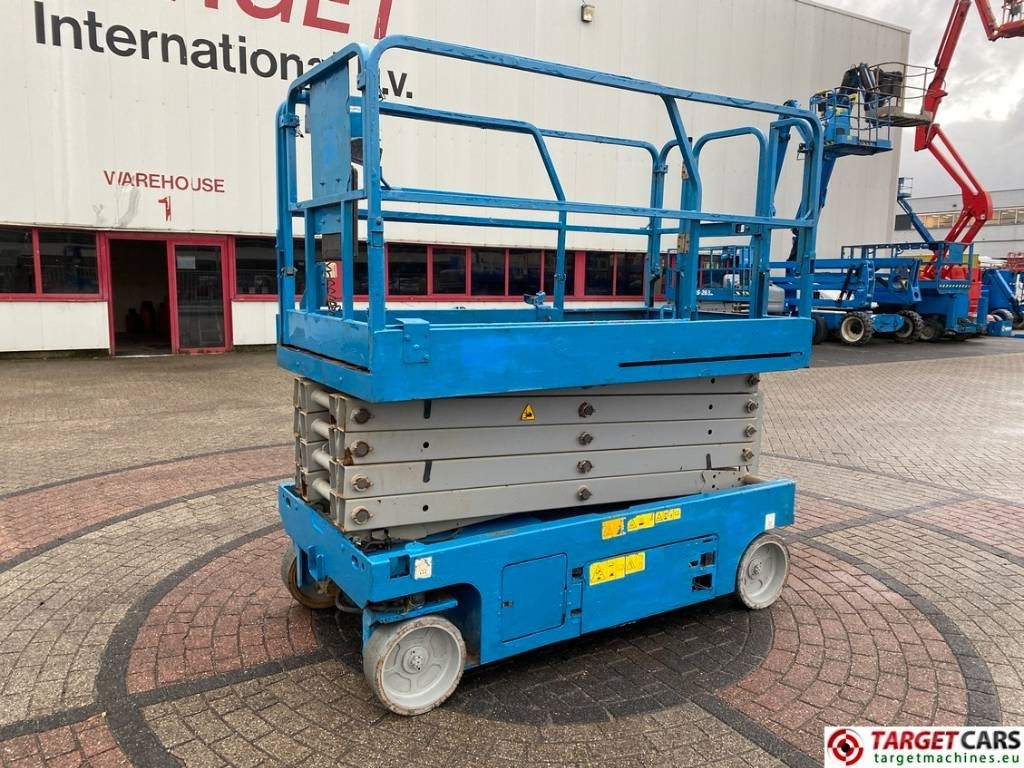 Genie GS-3246 Electric Scissor Work Lift 1175cm - Platforma foarfeca: Foto 1 Genie GS-3246 Electric Scissor Work Lift 1175cm - Platforma foarfeca: Foto 1