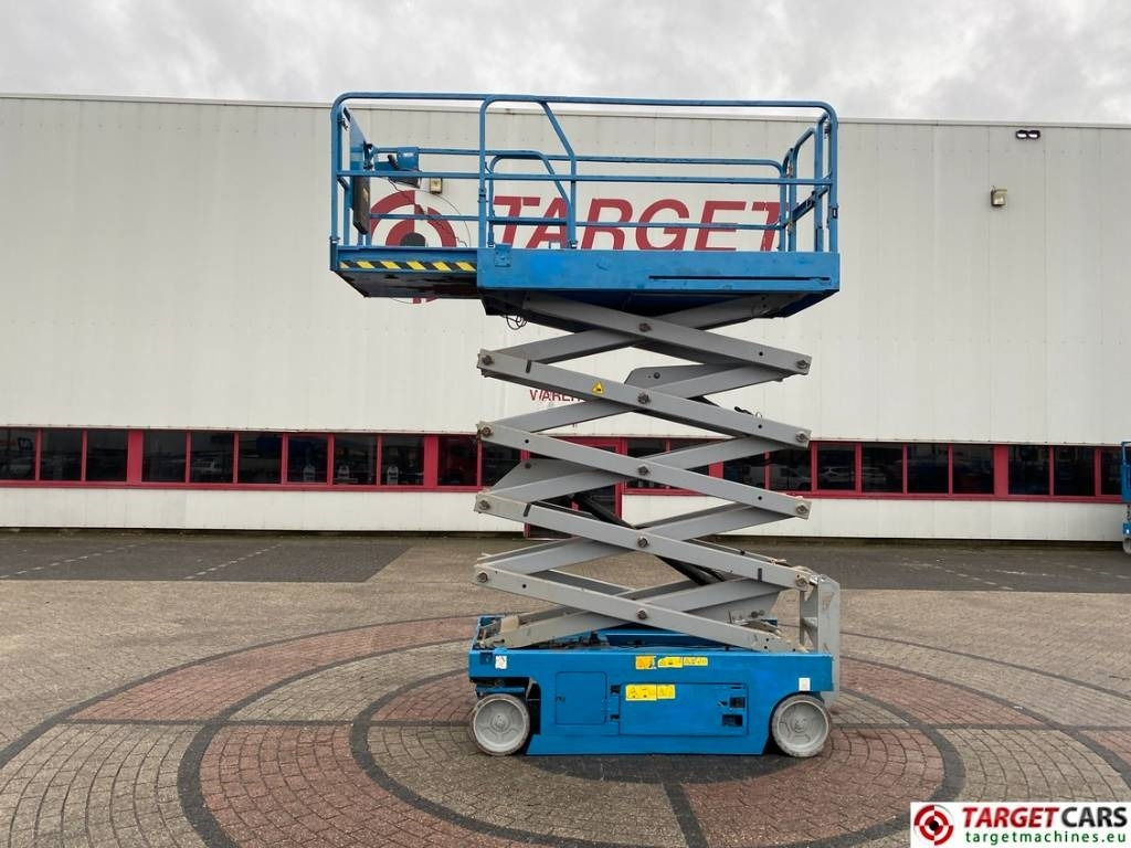Genie GS-3246 Electric Scissor Work Lift 1175cm - Platforma foarfeca: Foto 5 Genie GS-3246 Electric Scissor Work Lift 1175cm - Platforma foarfeca: Foto 5