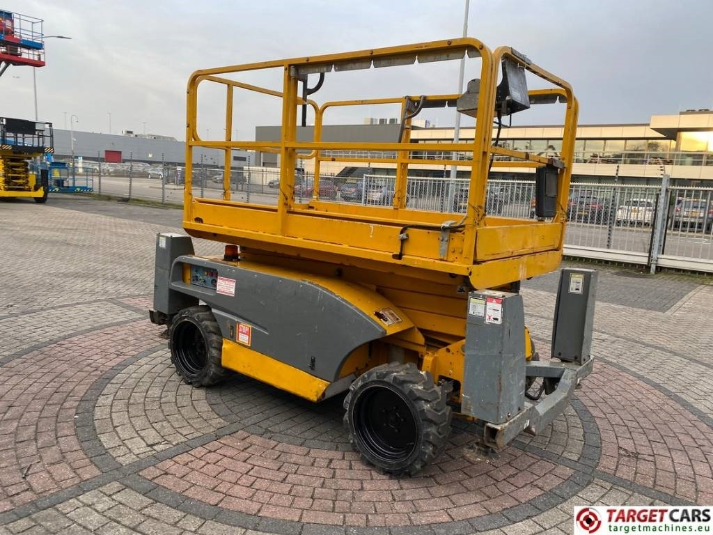 Haulotte Compact 10DX Diesel 4x4 Scissor Work Lift 1015cm - Platforma foarfeca: Foto 2 Haulotte Compact 10DX Diesel 4x4 Scissor Work Lift 1015cm - Platforma foarfeca: Foto 2