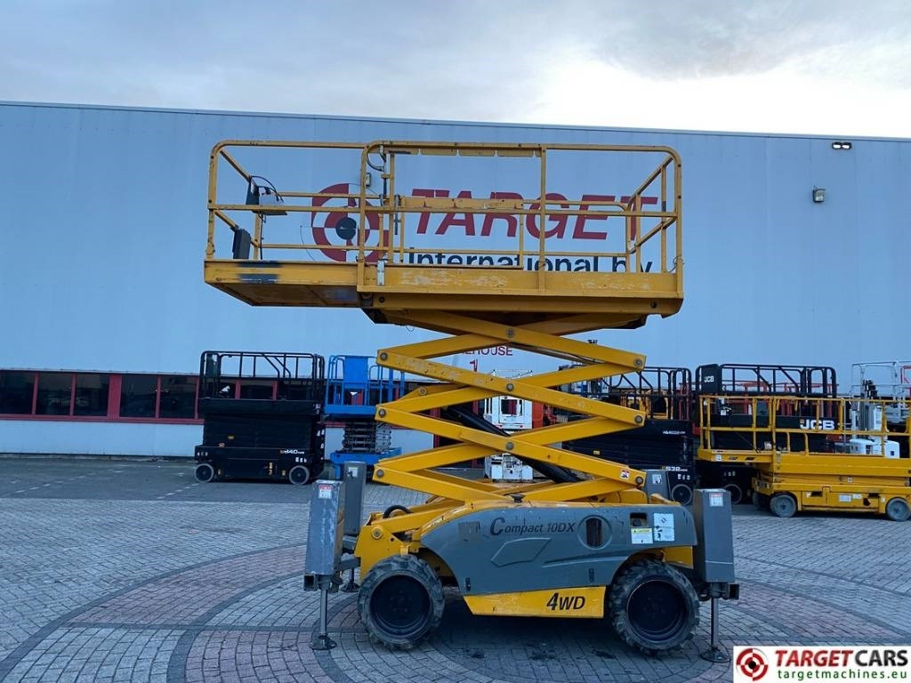 Haulotte Compact 10DX Diesel 4x4 Scissor Work Lift 1015cm - Platforma foarfeca: Foto 5 Haulotte Compact 10DX Diesel 4x4 Scissor Work Lift 1015cm - Platforma foarfeca: Foto 5
