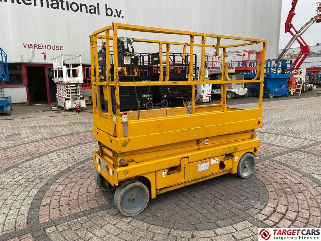 Haulotte Compact 8 Electric Scissor Work Lift 818cm - Platforma foarfeca: Foto 1 Haulotte Compact 8 Electric Scissor Work Lift 818cm - Platforma foarfeca: Foto 1