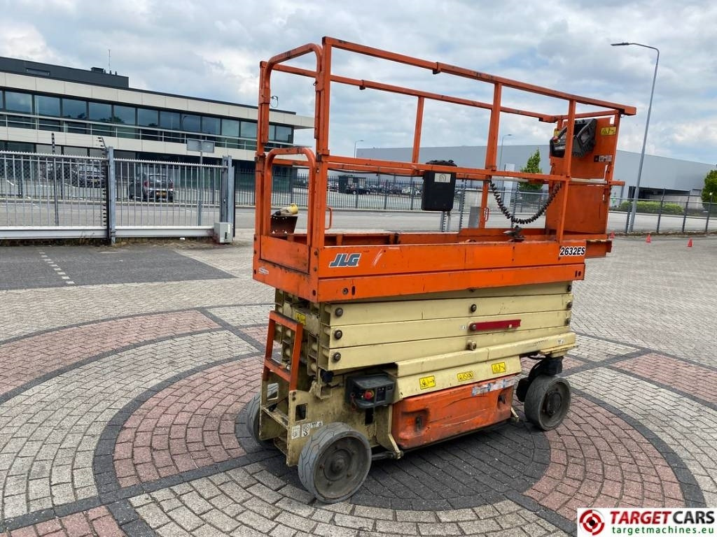 JLG 2632ES Electric Scissor Work Lift 977cm - Platforma foarfeca: Foto 3 JLG 2632ES Electric Scissor Work Lift 977cm - Platforma foarfeca: Foto 3