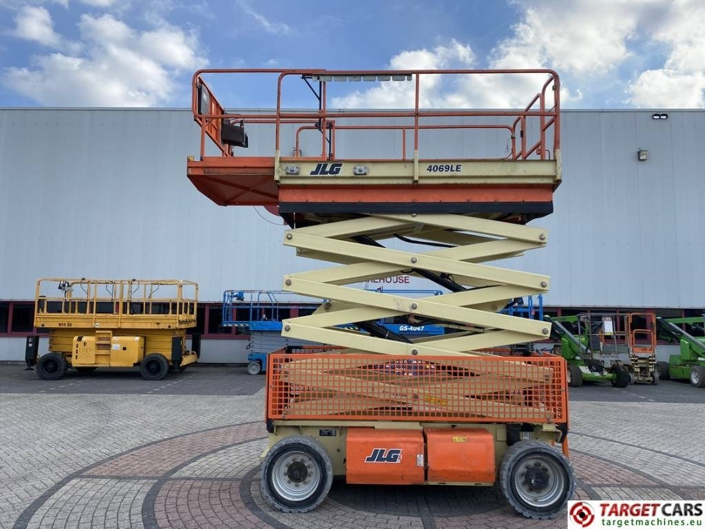 JLG 4069LE Electric Scissor Work Lift 1419cm - Platforma foarfeca: Foto 5 JLG 4069LE Electric Scissor Work Lift 1419cm - Platforma foarfeca: Foto 5