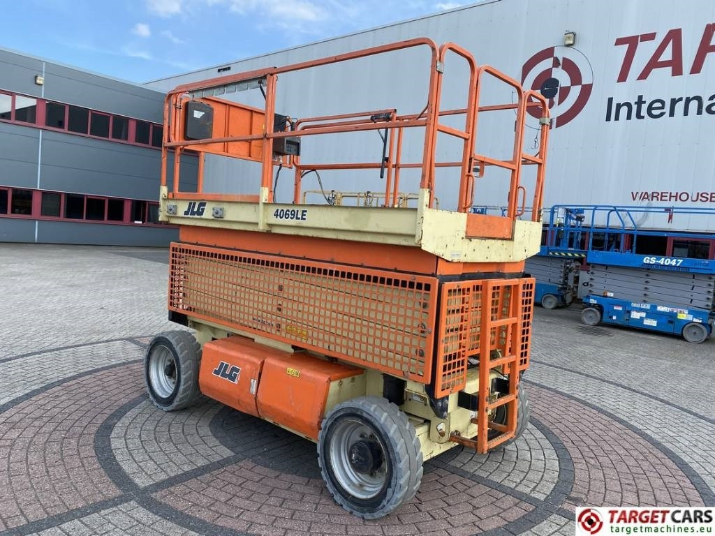 JLG 4069LE Electric Scissor Work Lift 1419cm - Platforma foarfeca: Foto 4 JLG 4069LE Electric Scissor Work Lift 1419cm - Platforma foarfeca: Foto 4