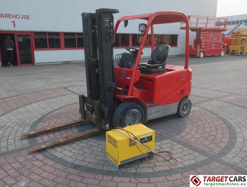 Manitou ME425 Electric 4wheel Forklift 2500KG Triplex450cm - Electrostivuitor: Foto 1 Manitou ME425 Electric 4wheel Forklift 2500KG Triplex450cm - Electrostivuitor: Foto 1