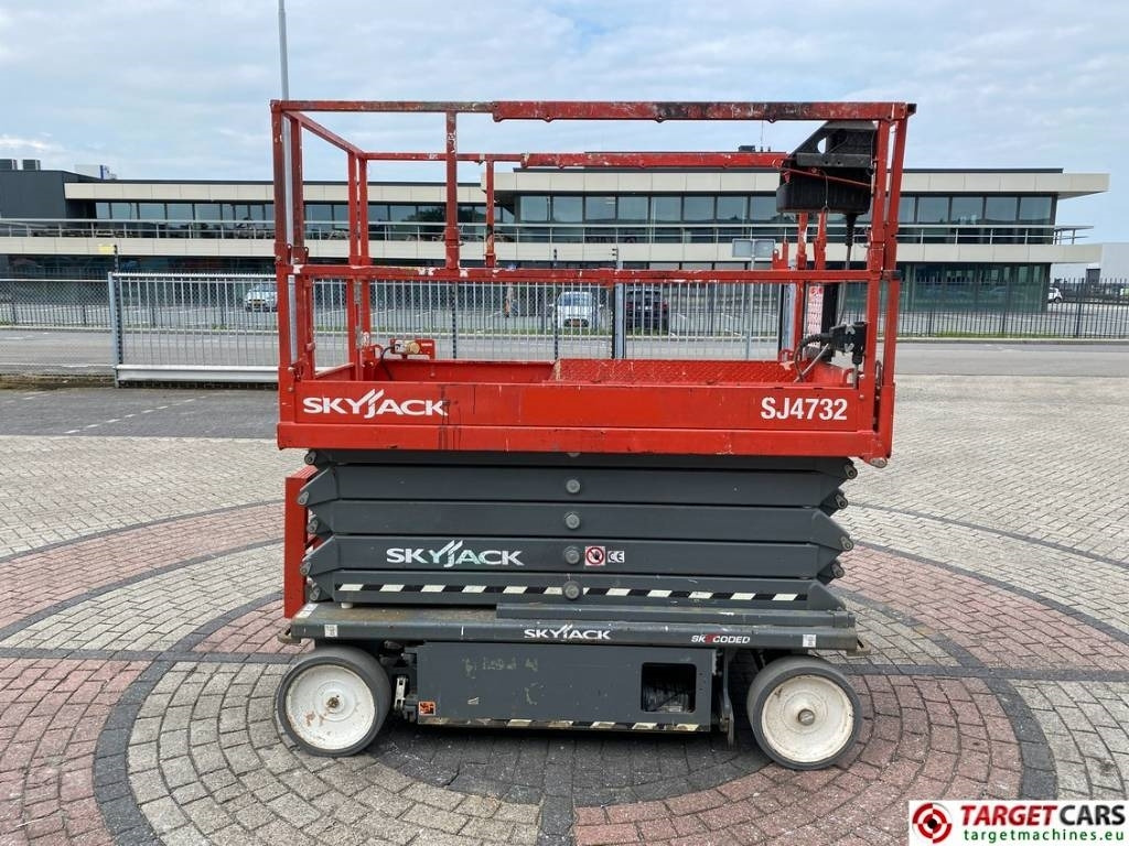 SkyJack SJ4732 Electric 4732 Scissor Work Lift 1165cm în leasing SkyJack SJ4732 Electric 4732 Scissor Work Lift 1165cm: Foto 31 SkyJack SJ4732 Electric 4732 Scissor Work Lift 1165cm în leasing SkyJack SJ4732 Electric 4732 Scissor Work Lift 1165cm: Foto 31