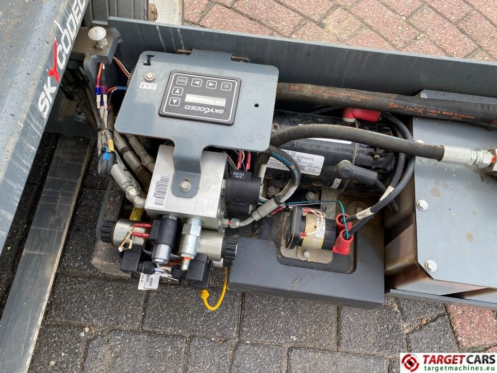 SkyJack SJ4732 Electric 4732 Scissor Work Lift 1165cm în leasing SkyJack SJ4732 Electric 4732 Scissor Work Lift 1165cm: Foto 16 SkyJack SJ4732 Electric 4732 Scissor Work Lift 1165cm în leasing SkyJack SJ4732 Electric 4732 Scissor Work Lift 1165cm: Foto 16