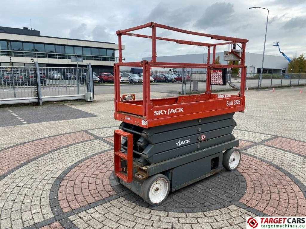 SkyJack SJIII-3226 Electric 3226 Scissor Work Lift 990cm - Platforma foarfeca: Foto 3 SkyJack SJIII-3226 Electric 3226 Scissor Work Lift 990cm - Platforma foarfeca: Foto 3