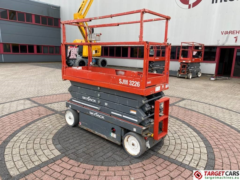 SkyJack SJIII-3226 Electric 3226 Scissor Work Lift 990cm - Platforma foarfeca: Foto 4 SkyJack SJIII-3226 Electric 3226 Scissor Work Lift 990cm - Platforma foarfeca: Foto 4