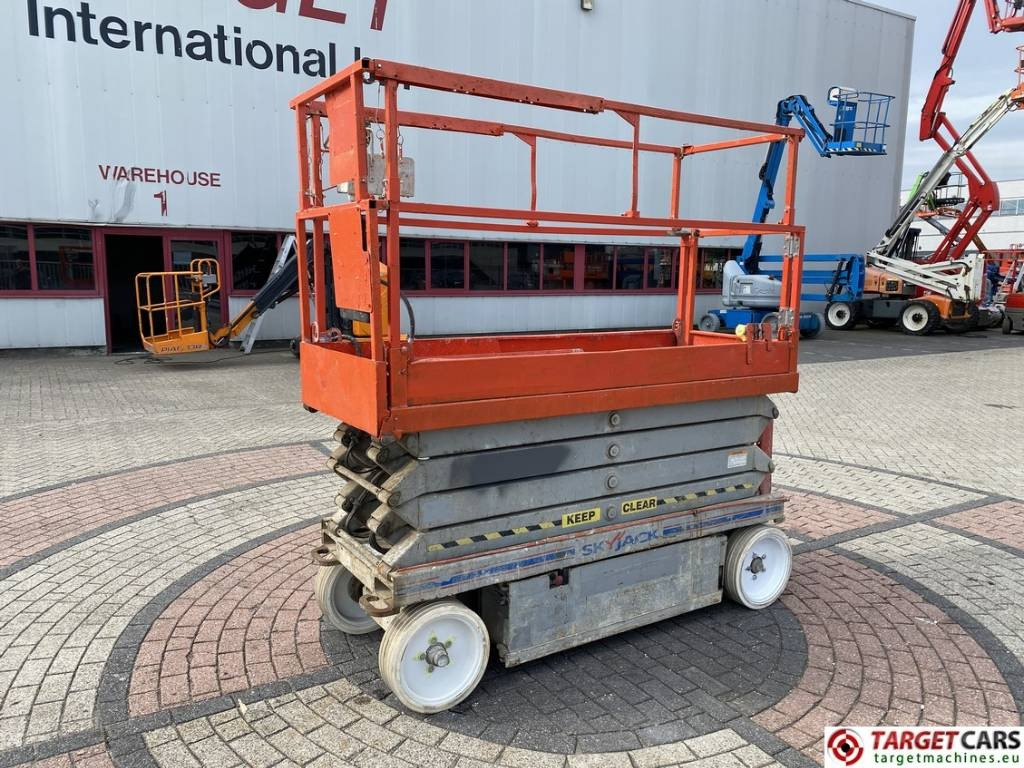 SkyJack SJIII-3226 Electric 3226 Scissor Work Lift 990cm - Platforma foarfeca: Foto 1 SkyJack SJIII-3226 Electric 3226 Scissor Work Lift 990cm - Platforma foarfeca: Foto 1