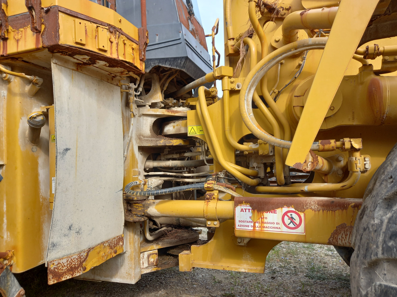 Încărcător frontal pe pneuri Caterpillar 988H Pala gommata 988H in buone condizione.: Foto 13 Încărcător frontal pe pneuri Caterpillar 988H Pala gommata 988H in buone condizione.: Foto 13