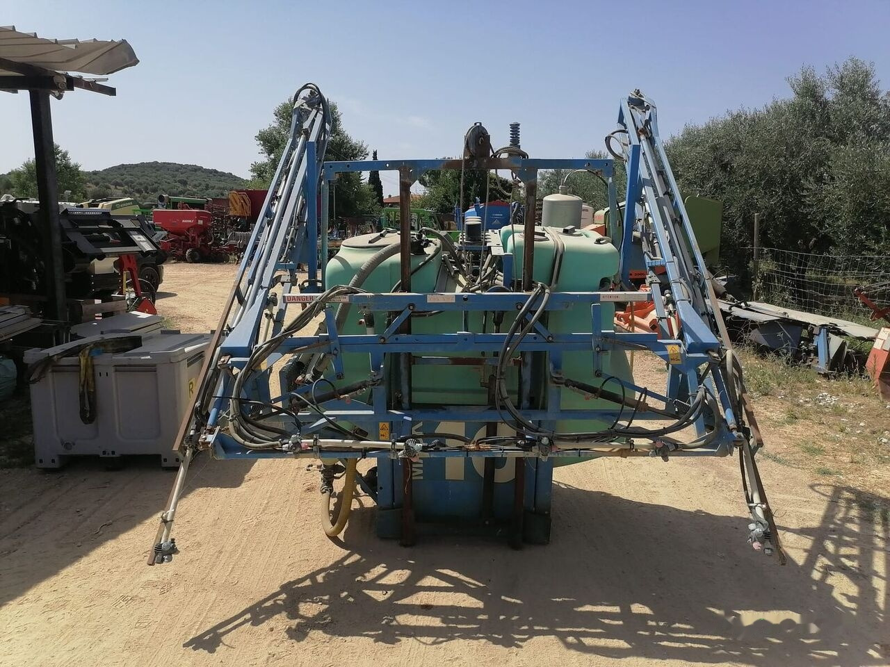 Berthoud MACK10 - Maşină de erbicidat purtata: Foto 4 Berthoud MACK10 - Maşină de erbicidat purtata: Foto 4