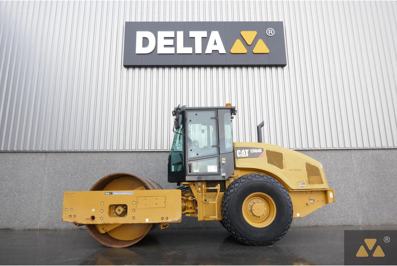 Caterpillar CS64B - Cilindru compactor: Foto 1 Caterpillar CS64B - Cilindru compactor: Foto 1
