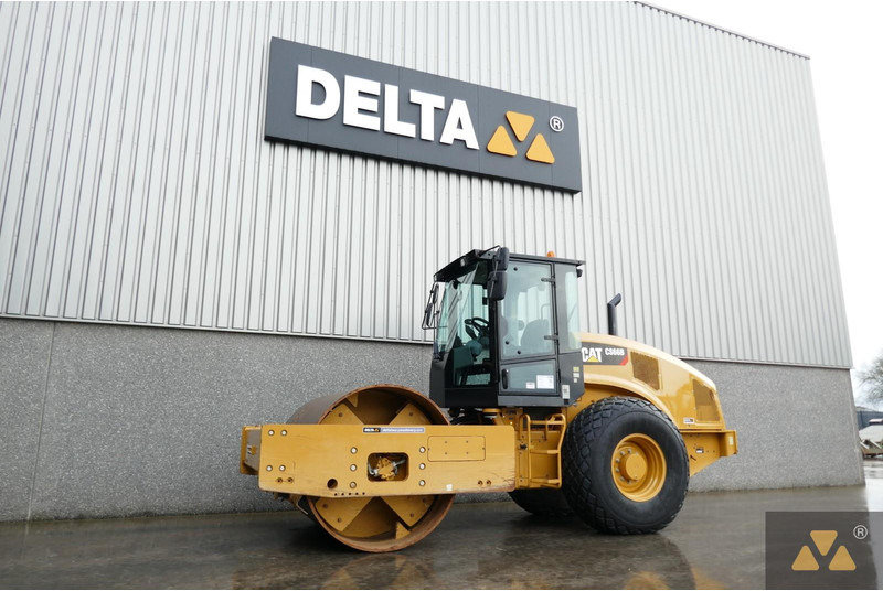 Caterpillar CS66B - Cilindru compactor: Foto 4 Caterpillar CS66B - Cilindru compactor: Foto 4