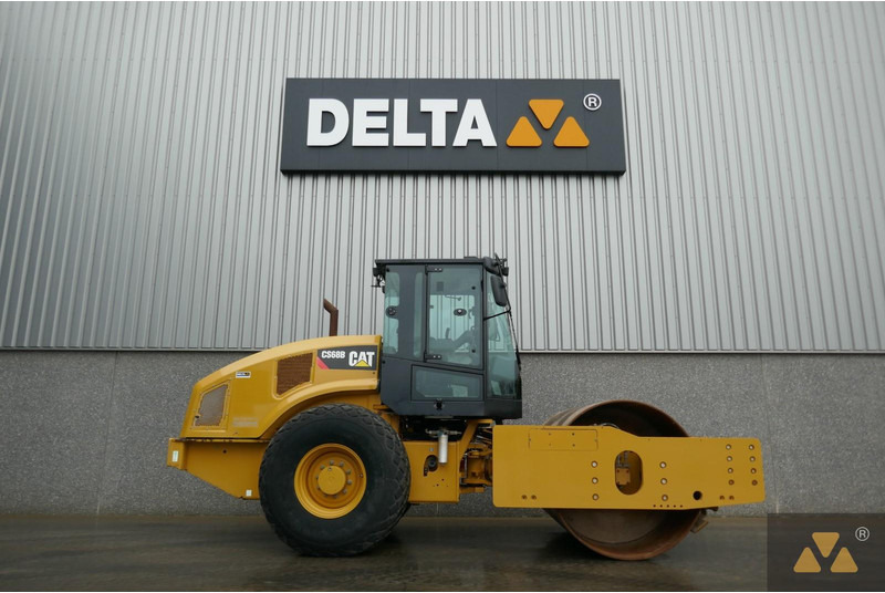 Caterpillar CS68B - Cilindru compactor: Foto 2 Caterpillar CS68B - Cilindru compactor: Foto 2