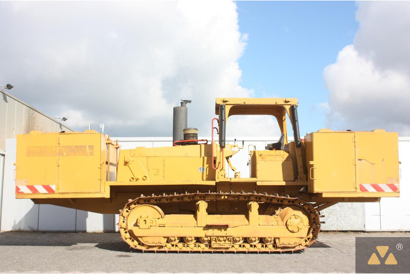 Caterpillar D6E Fuel tanker - Camion cisternă: Foto 1 Caterpillar D6E Fuel tanker - Camion cisternă: Foto 1